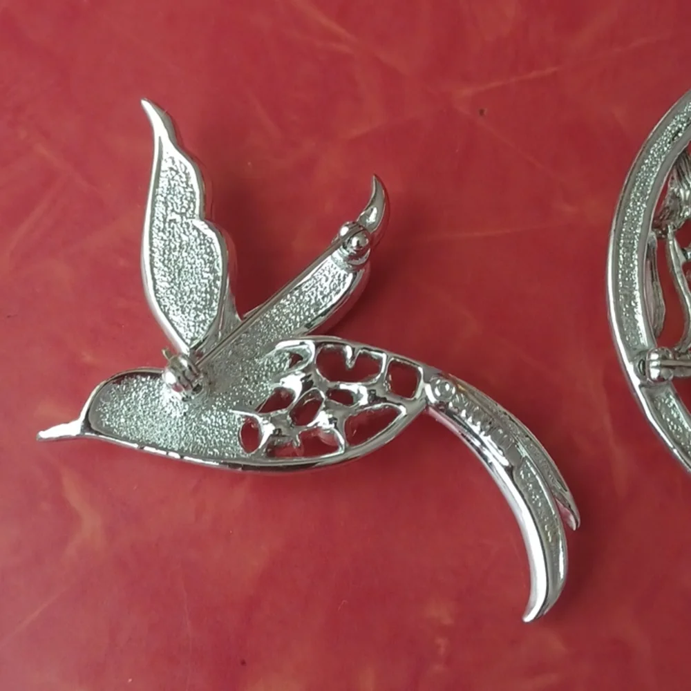 Sara Coventry brooches vintage jewelry